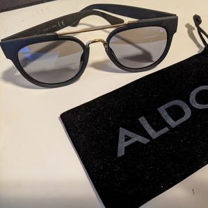 Aldo Sunnies - Matte Black Frame, Tiered Blue lens
